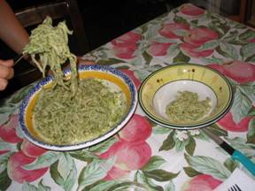 Pasta fatta in casa con pesto alla genovese